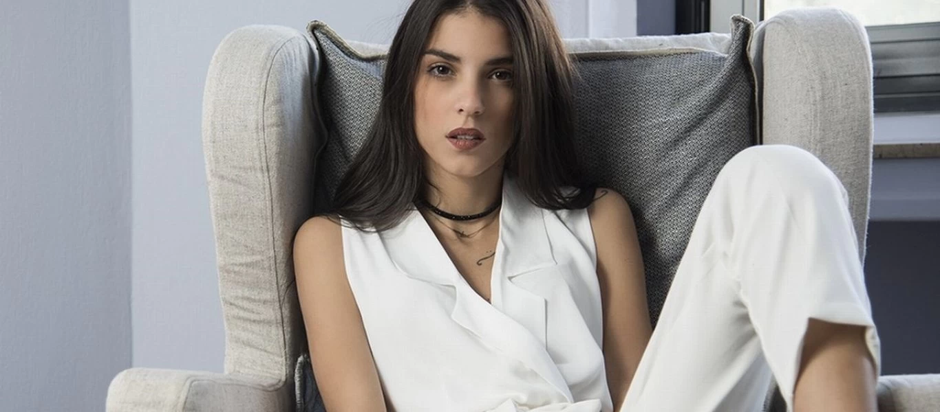 Άννα Μαρία Βέλλη: Ευχές για καλό μήνα μέσα από ολόγυμνη φωτογραφία! (φώτο)